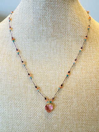 Halskette mit Rosenquarz Herzanhänger