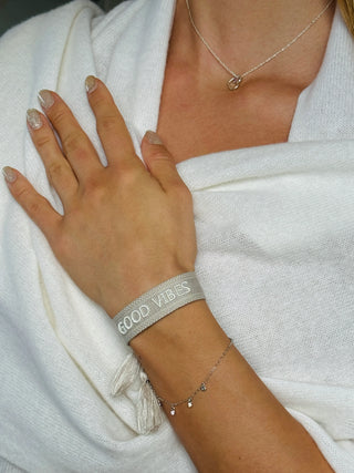 Shop the Look GOOD VIBES Statement Armband taupe | Geschenkidee