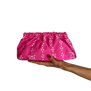 Gemusterte Satin Clutch