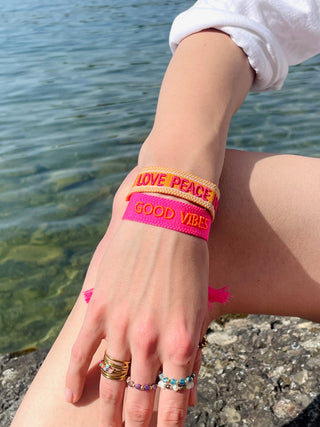 Good Vibes Statement Armband Neon