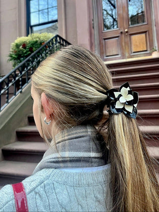 Handbemalte Origamiblumen-Haarspange Black/Creme I Geschenktipp🌸