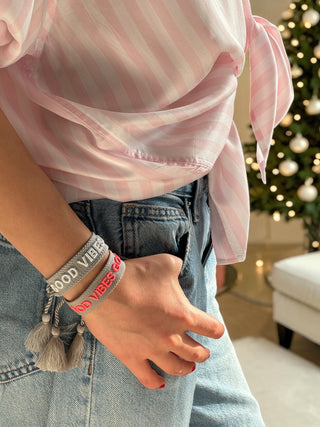 GOOD VIBES ONLY STATEMENT ARMBAND Grey